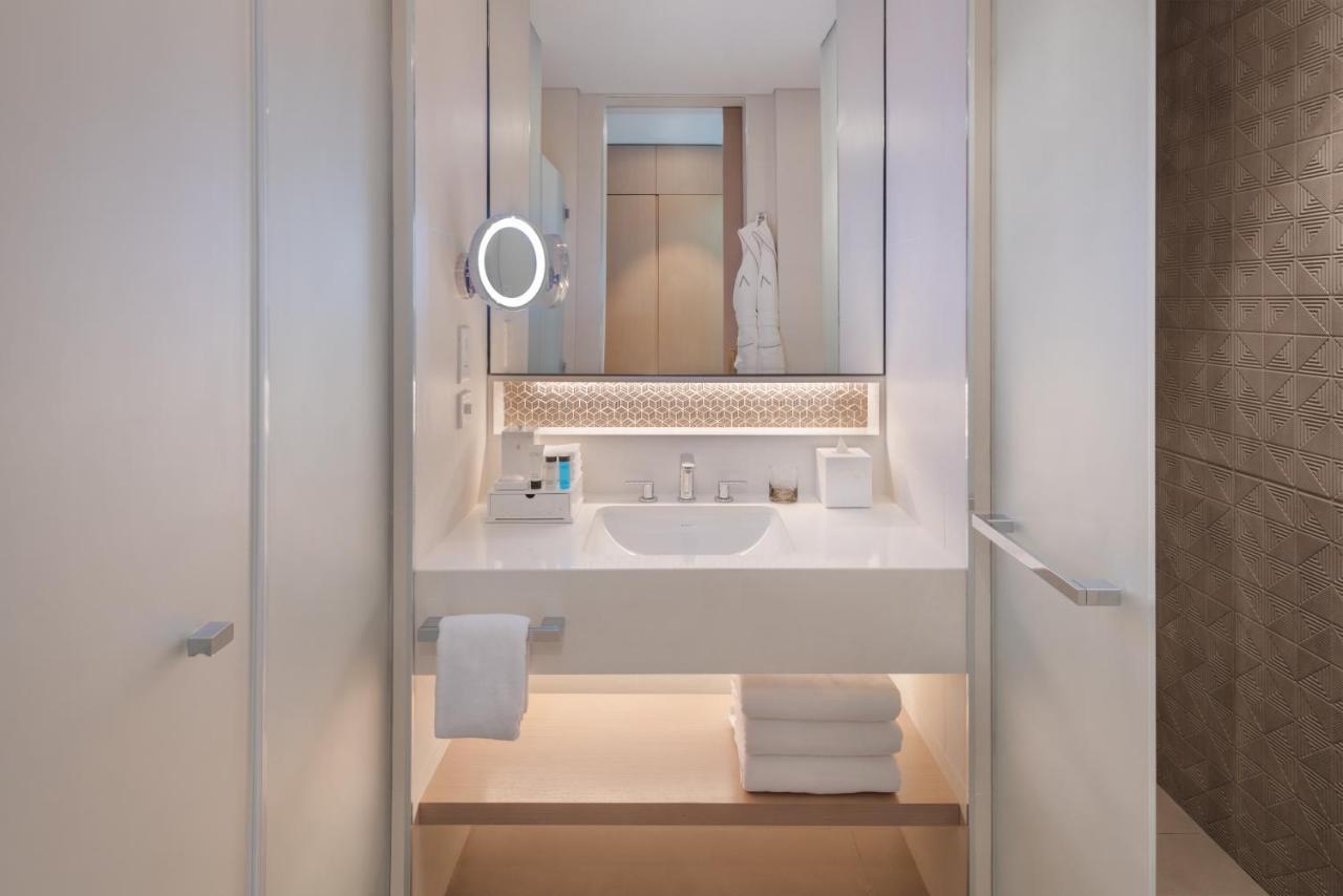 Palace Beach Resort ฟูไจราห์ ภายนอก รูปภาพ Bathroom
