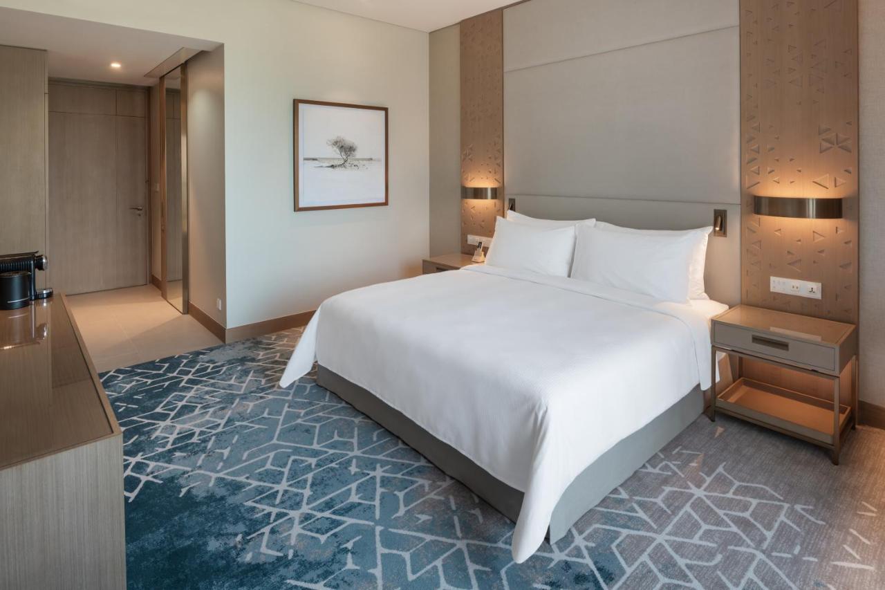 Palace Beach Resort ฟูไจราห์ ภายนอก รูปภาพ A bedroom at the hotel