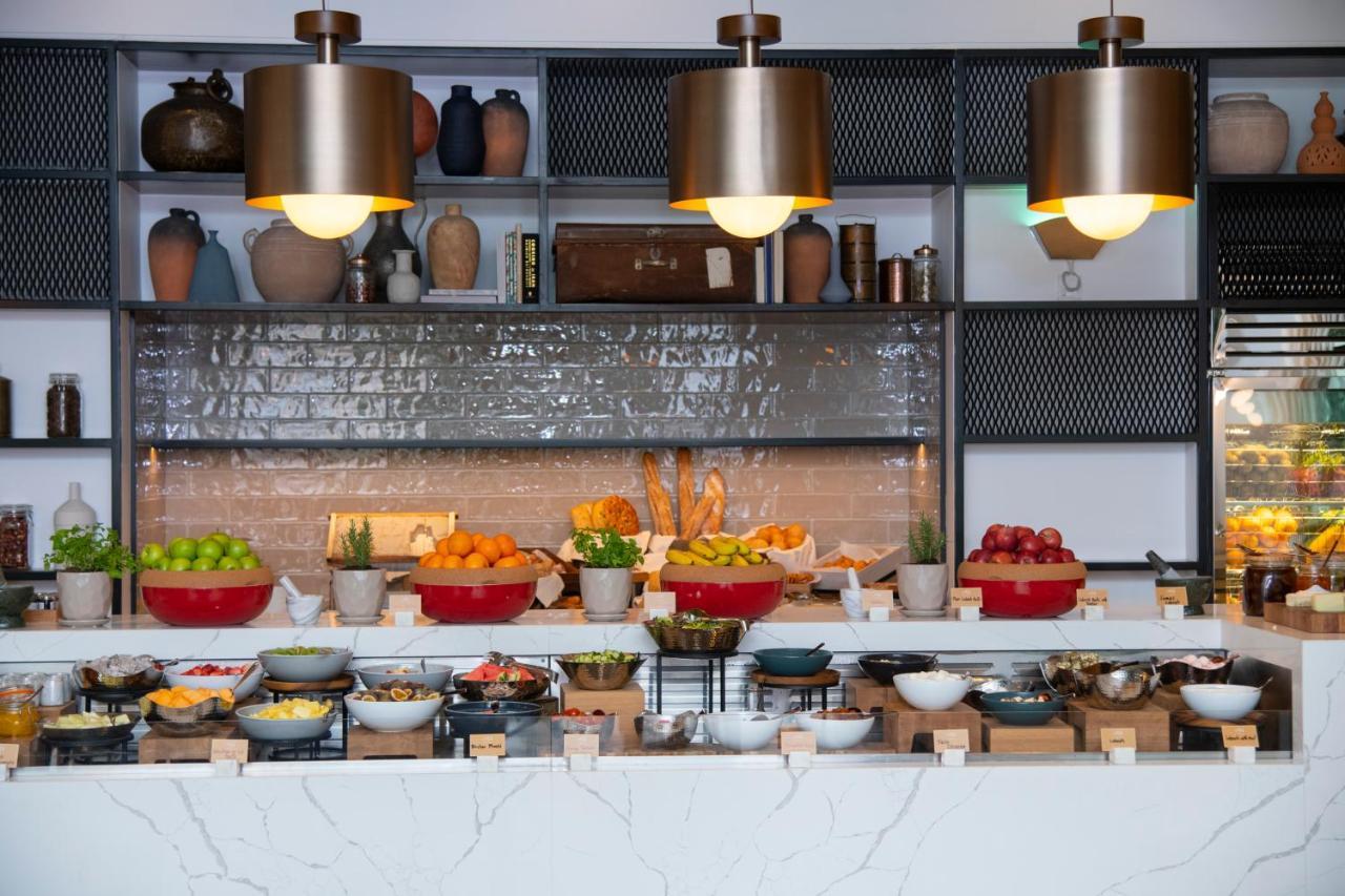 Palace Beach Resort ฟูไจราห์ ภายนอก รูปภาพ The kitchen at the restaurant