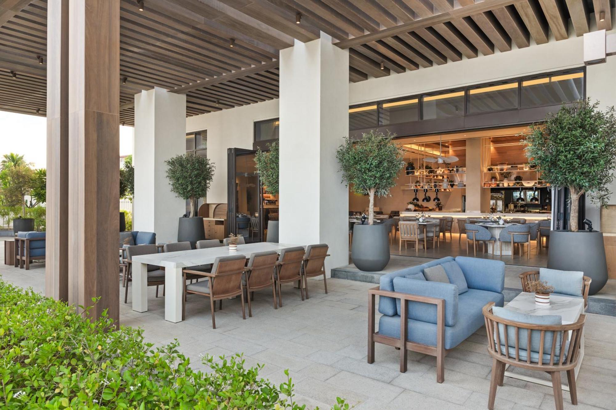 Palace Beach Resort ฟูไจราห์ ภายนอก รูปภาพ The Terrace at The Westin Dubai